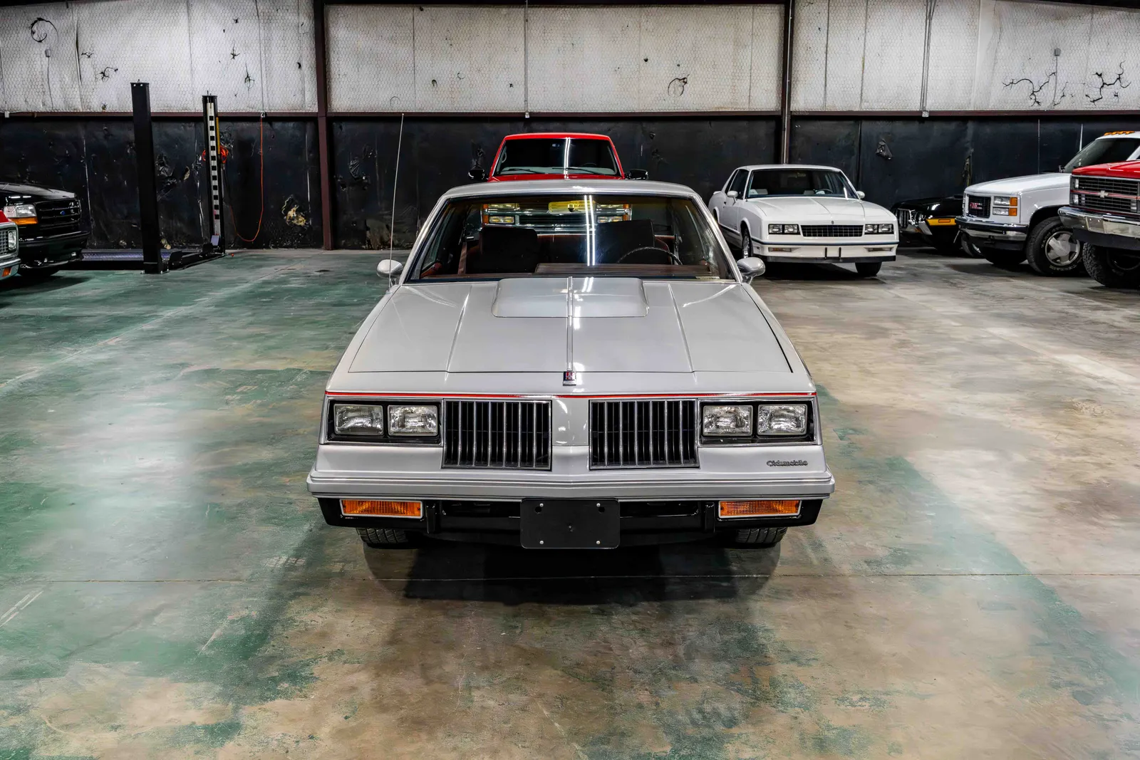 7_1984-Oldsmobile-Hurst Olds-Silver and Black-453022-37.jpg